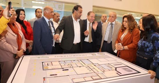 شرح واف أمام وزيرتي التضامن والتنمية المحلية لوحدة السيكلترون الجديدة بأورام الأقصر