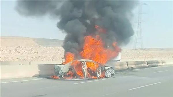 احتراق سيارة ثلاجة في حادث تصادم بطريق "شبرا – بنها" الحر