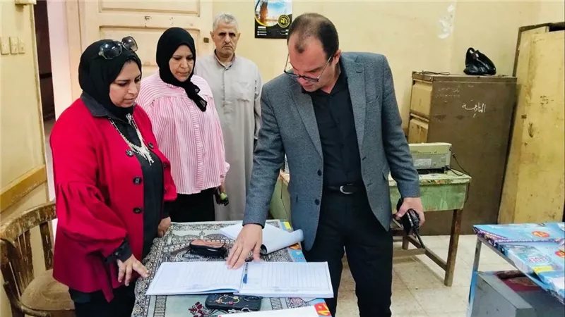 رئيس ميت غمر بالدقهلية يوجه برفع الأتربة وإزالة الإشغالات بالطريق السريع