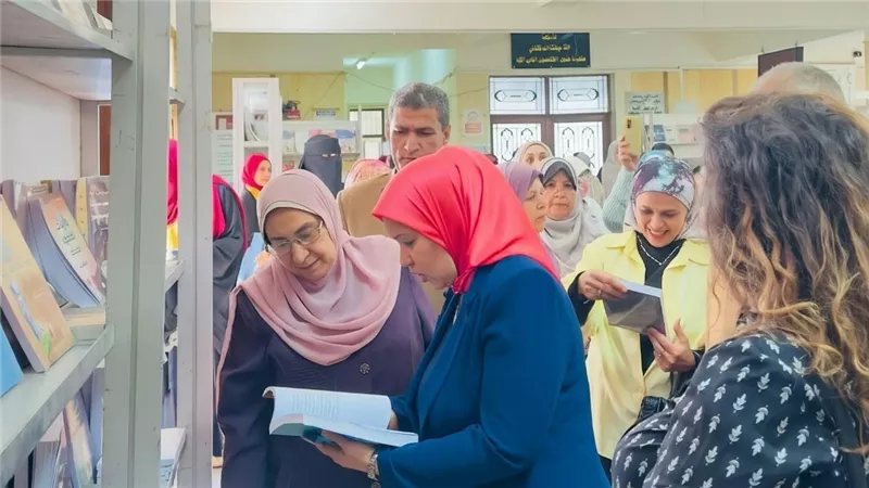 هيئة الكتاب تفتتح معرضًا جديدًا بكلية الدراسات الإسلامية بنات بالإسكندرية