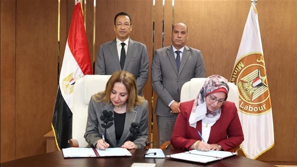 مذكرة تفاهم بين الاتصالات والعمل للتعاون في التطوير المؤسسي وبناء القدرات الرقمية