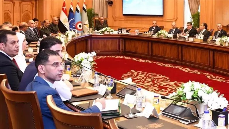 وزير الدفاع يستقبل وفد لجنة الدفاع والأمن القومي بمجلس النواب ويؤكد جاهزية القوات المسلحة (صور)