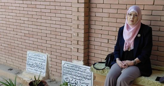 شمس البارودى لمنتقديها: كلكم ستزورون المقابر وستدفنون أحباء لكم