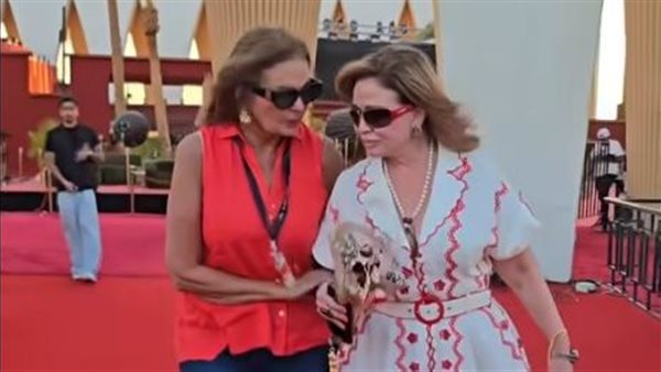 شاهد، لحظة خروج ليلي علوي ويسرا وإلهام شاهين من مؤتمر منى زكي بمهرجان الجونة
