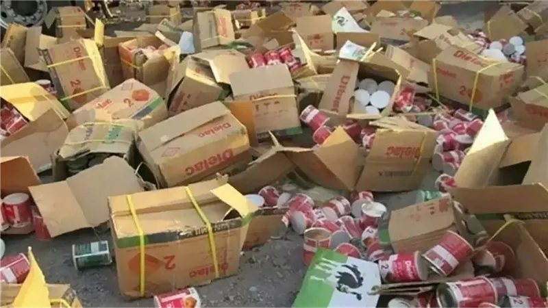 ضبط طن أغذية فاسدة داخل سوبر ماركت شهير بمدينة نصر