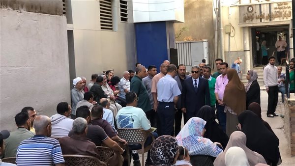 محافظ الدقهلية يتفقد مكتب توثيق الخارجية وعددا من المخابز بطلخا (صور)