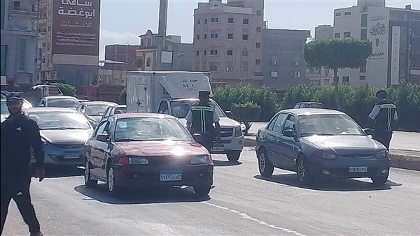 أمن دمياط يكثف تواجده على طريق بورسعيد لتحقيق الانضباط المروري