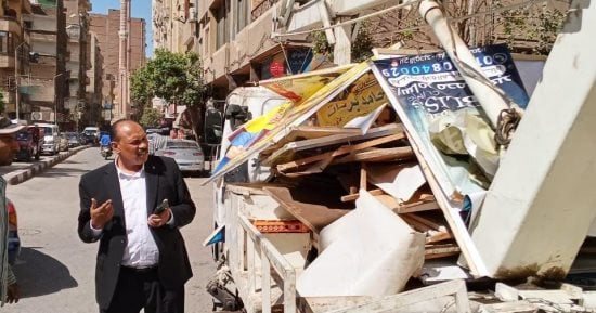 إزالة 109 إعلانات مخالفة خلال حملة مكبرة بحى شرق سوهاج