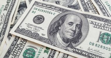 الهدوء يسيطر على المعاملات المسائية.. أسعار الدولار في البنوك الآن