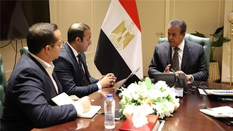 وزير الصحة يبحث توطين صناعة أجهزة السونار في مصر وفتح أسواق تصديرية بأفريقيا والعالم العربي