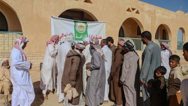 الزراعة تطلق قافلة غذائية مجانية لدعم أهالي السلوم والنجيلة وسيدي براني (صور)