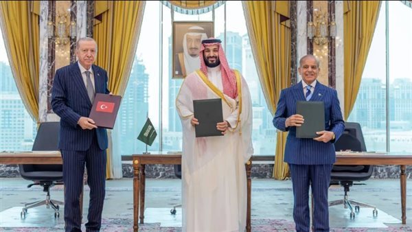 في إطار حلف مكة، وزير الدفاع السعودي يعلن تفعيل الردع الجماعي ضد الاعتداءات على المملكة