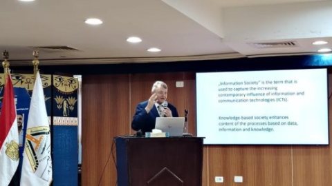 جامعة بنها تناقش دور الجيوماتكس في تحقيق التنمية المستدامة والحد من مخاطر الكوارث