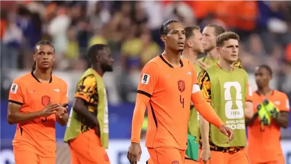 التشكيل الرسمي لمباراة هولندا واليونان في دوري الأمم الأوروبية
