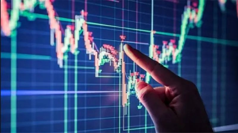 البنك الأهلي المصري يتصدر قائمة المتعاملين بالبورصة بقيمة 242.5 مليار جنيه خلال الأسبوع