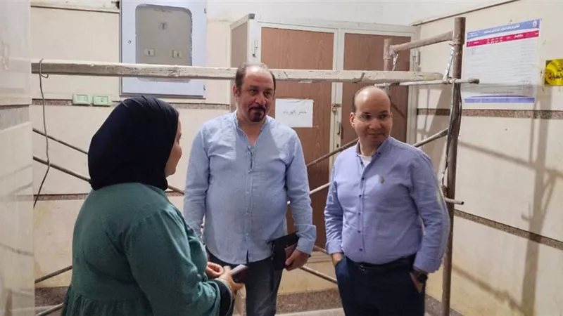 وكيل صحة الدقهلية في جولة مسائية مفاجئة بمستشفى شبراهور