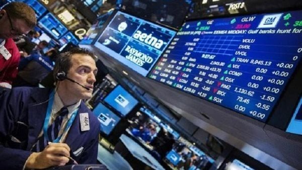 تراجع عوائد السندات ومكاسب واسعة للقطاعات يدفعان الأسهم الأوروبية للصعود للجلسة الثالثة