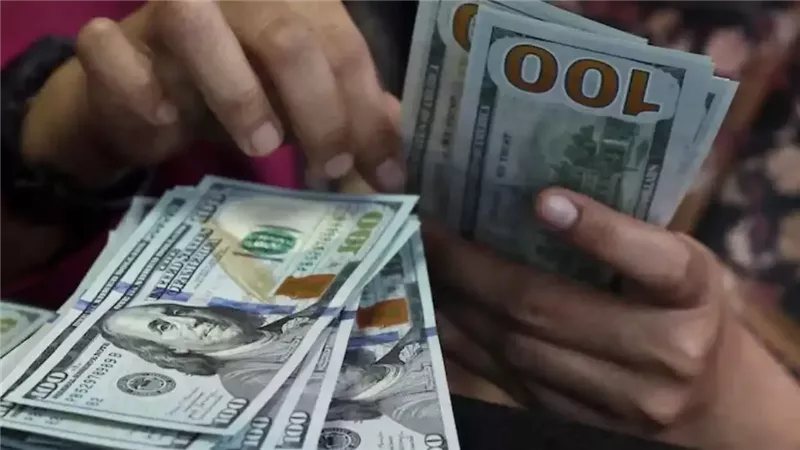 الدولار يتهاوى بعد تثبيت البنك المركزي الأمريكي أسعار الفائدة وقرار أوروبي مرتقب اليوم