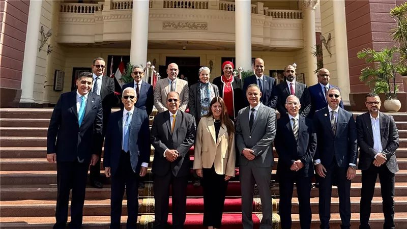 بروتوكول تعاون بين الجامعة البريطانية وأوراسكوم لتعزيز الشراكة بين القطاعين الأكاديمي والصناعي