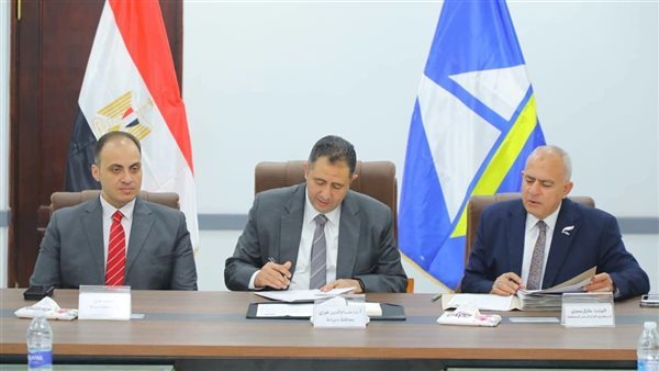 محافظ دمياط يوجه بحل مشكلات المواطنين بعزبة البرج