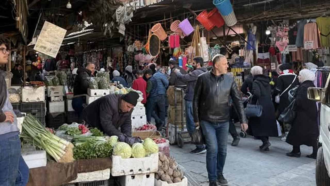 أسواق الجمعة .. ملاذ للمستهلكين أم أسواق تنتظر التنظيم؟