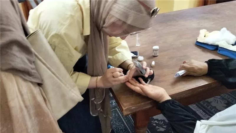 قافلة طبية من جامعة قناة السويس لتقديم الرعاية الصحية لكبار السن بالإسماعيلية