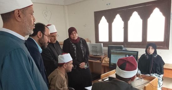 رئيس منطقة الإسماعيلية الأزهرية يتابع الاختبارات الشفوية لطلاب معاهد القراءات