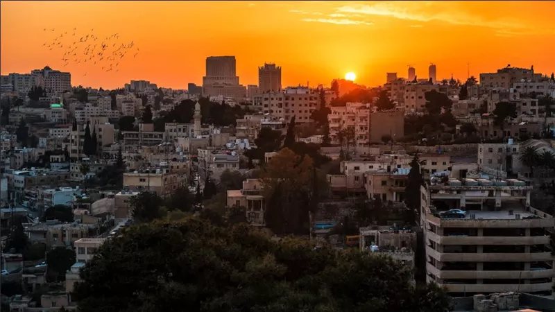 الأرصاد تحذر: موجة حارة تضرب البلاد ونشاط للرياح اعتبارا من الغد