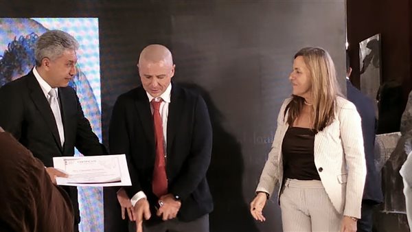 وزير السياحة والآثار يكرم فريق مشروع ترميم بورتريهات الفيوم