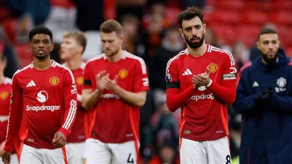 برونو فيرنانديز أساسيًا.. تعرف علي تشكيل مانشستر يونايتد لمباراة تشيلسي