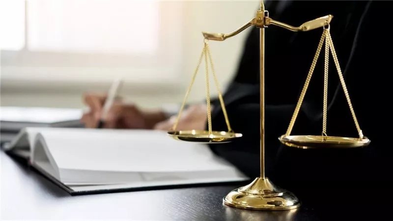 السجن عامين لعامل بتهمة حيازة الحشيش والآيس في الأزبكية