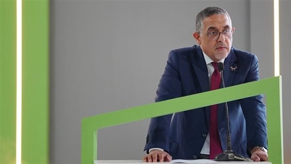 من "الشباك الواحد" إلى تشغيل المصانع، رئيس هيئة الاستثمار السابق يكشف أليات جذب الاستثمارات