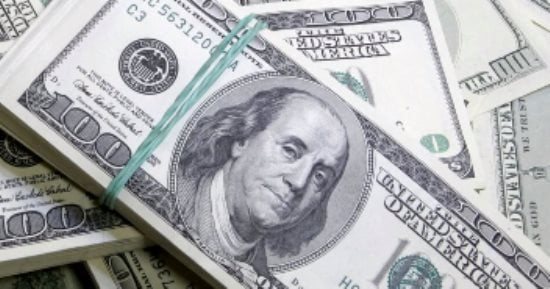 لوحة أسعار الصرف فجراً.. ثبات سعر الدولار في البنوك الحكومية والخاصة بمصر