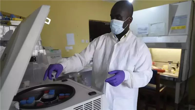 كينيا تسجل ثاني وفاة بفيروس إيبولا وإصابات في أوغندا ونيجيريا