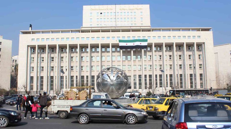 ‏7 ملايين دولار محتجزة.. متضرّرون ينتظرون الحل والمركزي لـ«الوطن»: نعمل على المعالجة
