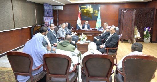 محافظ الغربية يلتقى المواطنين فى اللقاء الأسبوعى ويستمع إلى مطالبهم ويوجه بسرعة فحص الشكاوى
