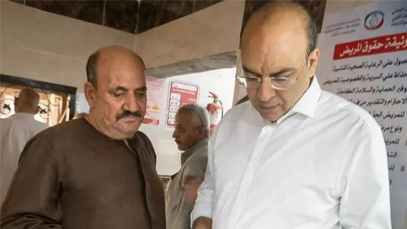 نقص أدوية ومخالفات في الزي الرسمي، ماذا رصد رئيس التأمين الصحي خلال زيارته المفاجئة لعيادات المنوفية؟