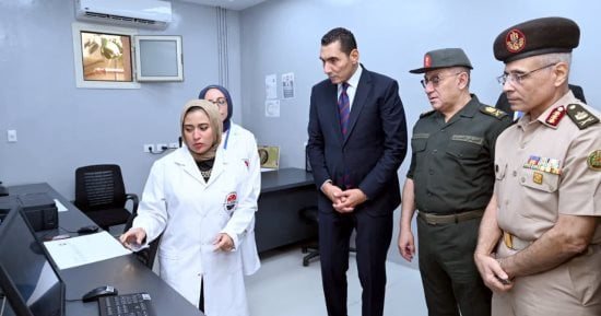 مركز البحوث الطبية والطب التجديدى للقوات المسلحة يستقبل وزير الشباب