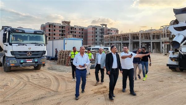 نائب رئيس المجتمعات العمرانية يتابع جودة ونسب تنفيذ مشروعات الإسكان ببدر والشروق