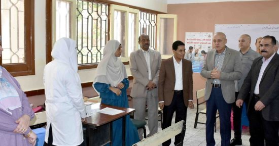 محافظ الأقصر يشهد انطلاق حملة التطعيم ضد الحصبة والحصبة الألمانية بالمدارس