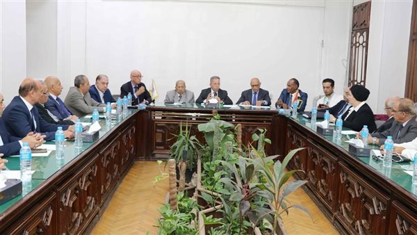الأطباء تحذر من قبول طلاب بـ50% وتطالب بتوحيد قواعد التنسيق