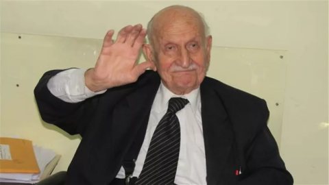 فى الذكرى الـ92 لميلاده، إبراهيم بدران.. طبيب الغلابة ووزير الصحة صاحب أرخص "فيزيتا"
