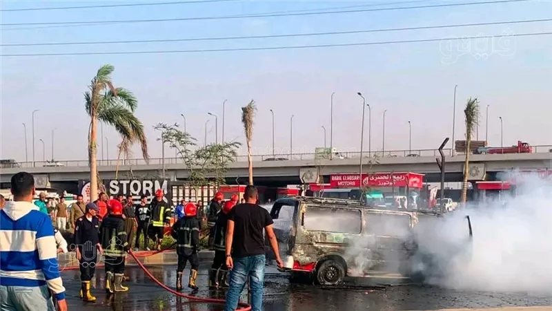 تفحم سيارة ميكروباص أسفل كوبري جريش بالعاشر من رمضان