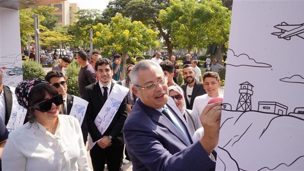 نائب رئيس جامعة عين شمس يشهد احتفالية أسرة «طلاب من أجل مصر» بذكرى انتصارات أكتوبر