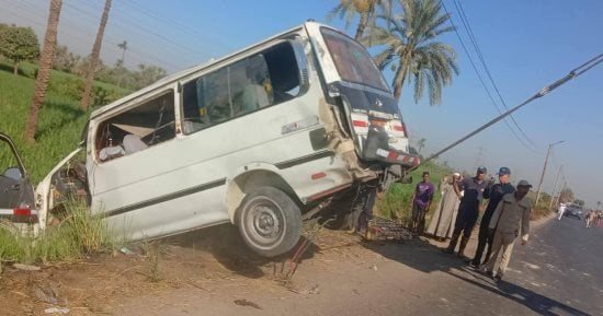 فتح طريق القاهرة الإسكندرية الزراعي بعد رفع آثار حادث تصادم أعلى كوبري قها