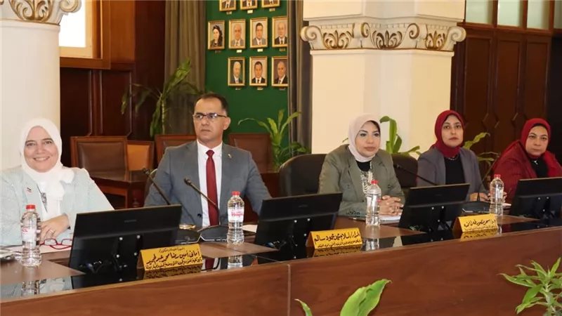 جامعة الإسكندرية تناقش الارتقاء بالتصنيفات الدولية وتعزيز الانضباط