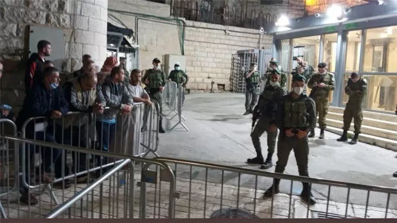 العربية لحقوق الإنسان: إغلاق الضفة والتهجير بالخليل يدللان على تكرار مخطط الإبادة الجماعية
