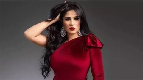 بعد حسمها لجدل خلافها مع منى زكي، شائعات في حياة ياسمين عبد العزيز