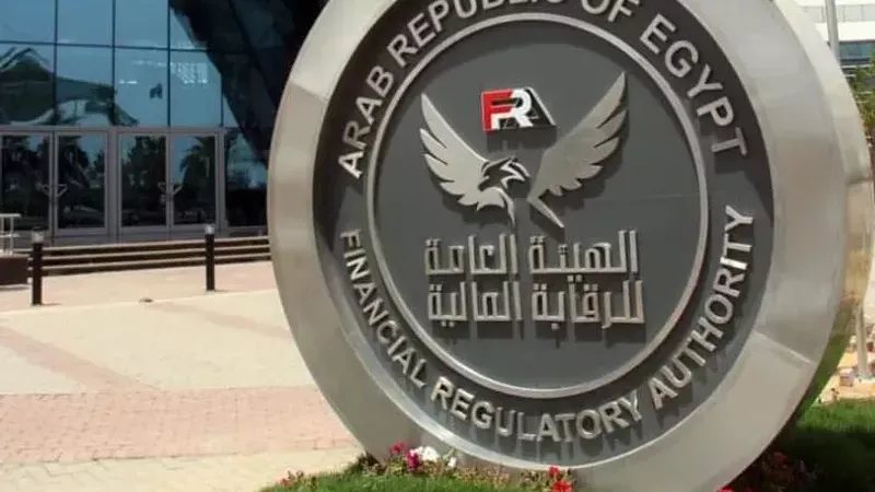 رئيس الرقابة المالية يوجه بسرعة صرف التعويضات لأسر ضحايا حادث الطريق الأوسطي