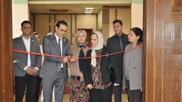 جامعة القاهرة تفتتح ركنا لمركز المعلومات بالمكتبة المركزية لإتاحة إصدارات رقمية مجانية